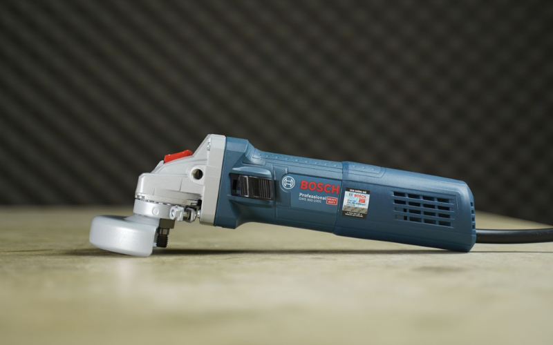may-mai-cam-tay-bosch-gws-900-100s-2